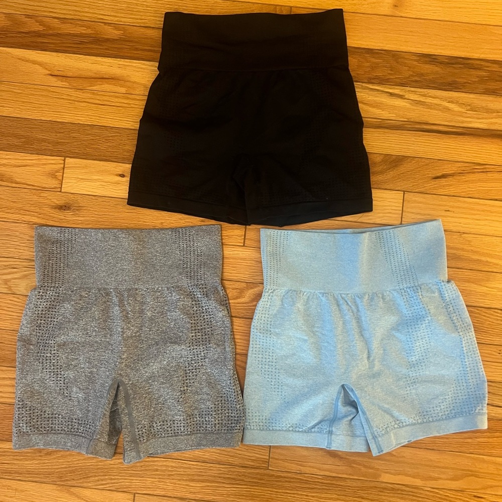 Set of 3 spandex (light blue, grey, black)